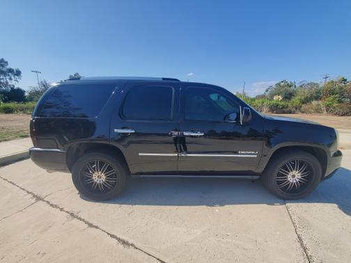 2010 GMC Yukon Denali