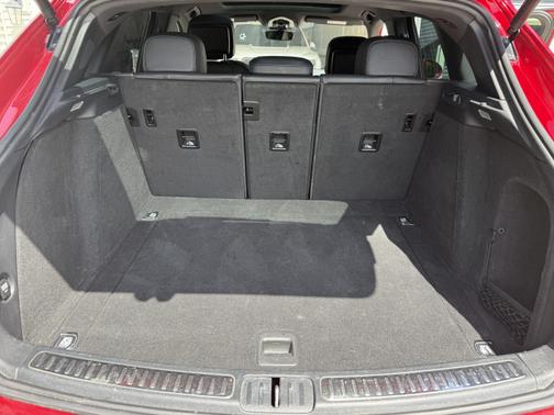 2019 Porsche Macan Macan S