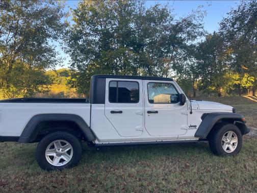 White 2020 Jeep Gladiator Sport S