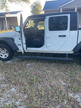 White 2020 Jeep Gladiator Sport S