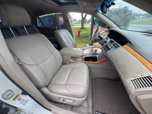 White 2007 Toyota Avalon XLS