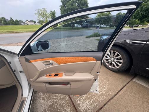 White 2007 Toyota Avalon XLS