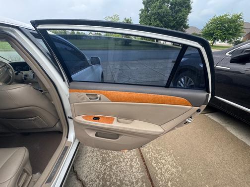 White 2007 Toyota Avalon XLS