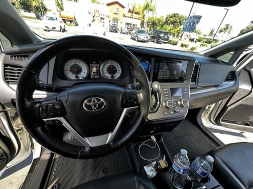 2015 Toyota Sienna SE Premium