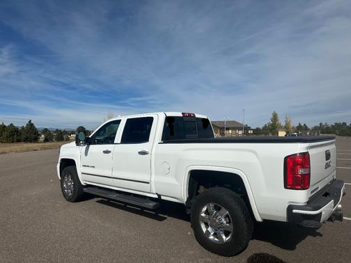 White 2017 GMC Sierra 3500 Denali