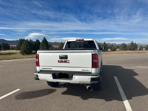 White 2017 GMC Sierra 3500 Denali
