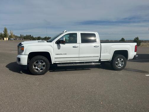 White 2017 GMC Sierra 3500 Denali