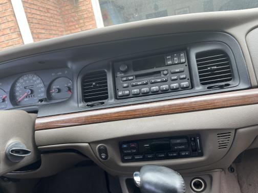 2002 Ford Crown Victoria LX