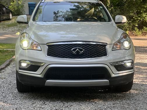 2017 INFINITI QX50 Base