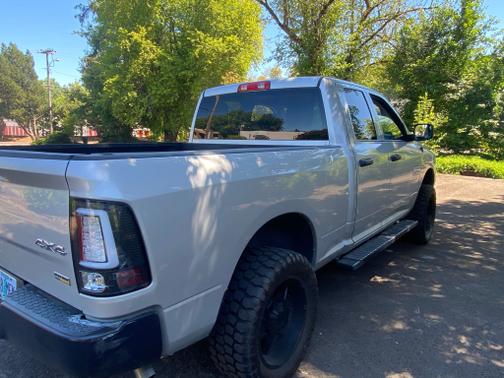 2018 RAM 1500 ST