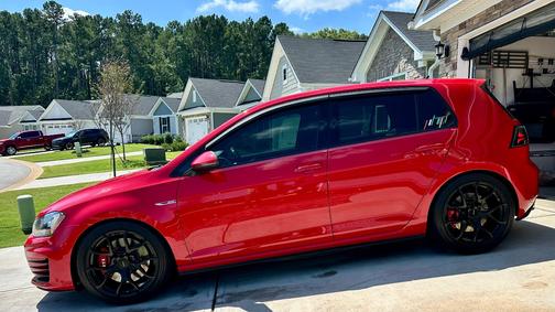 2017 Volkswagen Golf GTI SE 4-Door