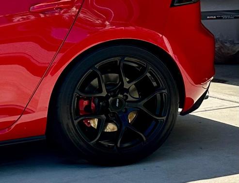 2017 Volkswagen Golf GTI SE 4-Door