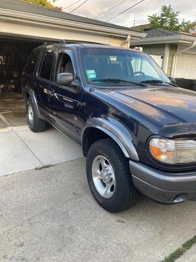 Black 2000 Ford Explorer XLT
