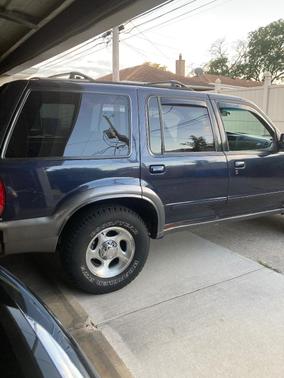 Black 2000 Ford Explorer XLT