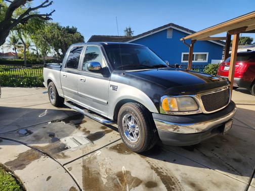 2001 Ford F-150 Lariat SuperCrew