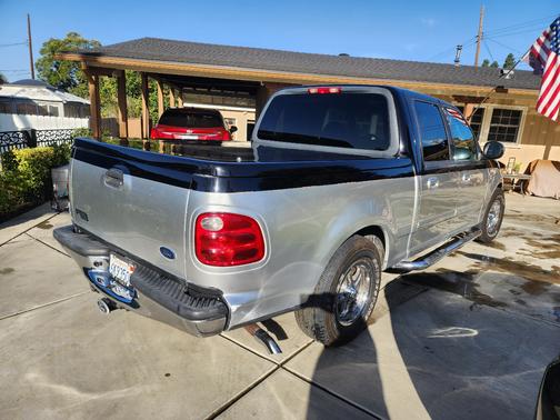 2001 Ford F-150 Lariat SuperCrew