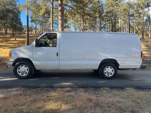 2006 Ford E350 Super Duty Base