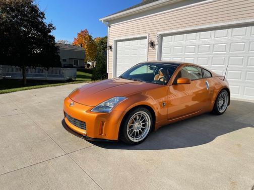 Orange 2003 Nissan 350Z Touring