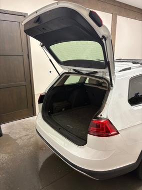 2017 Volkswagen Golf Alltrack TSI S