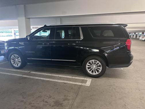 2022 GMC Yukon XL SLT