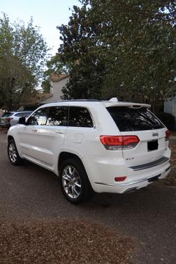 White 2015 Jeep Grand Cherokee Summit