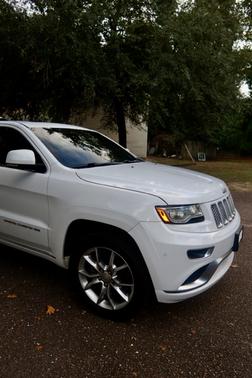 White 2015 Jeep Grand Cherokee Summit