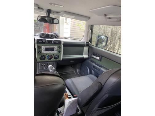 2014 Toyota FJ Cruiser Base