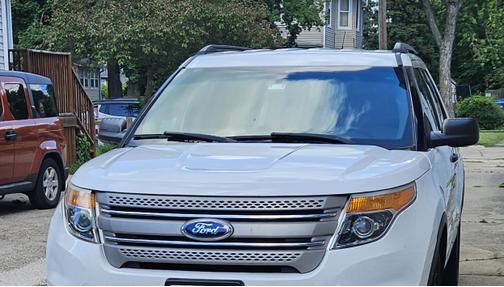 White 2015 Ford Explorer Base