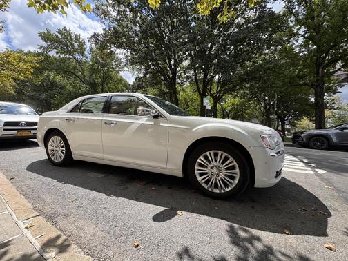 White 2012 Chrysler 300C Base
