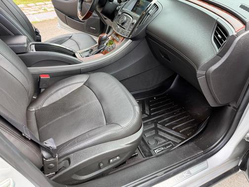 Silver 2013 Buick LaCrosse Premium 2