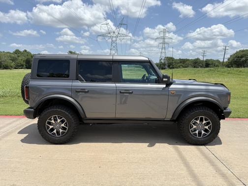 2023 Ford Bronco Badlands Advanced