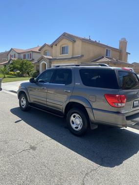 Gray 2005 Toyota Sequoia SR5