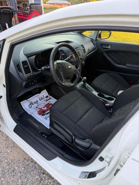 White 2016 Kia Forte LX