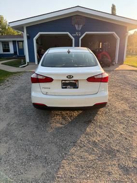 White 2016 Kia Forte LX