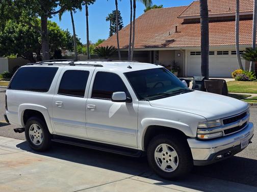White 2003 Chevrolet Suburban 1500 LT