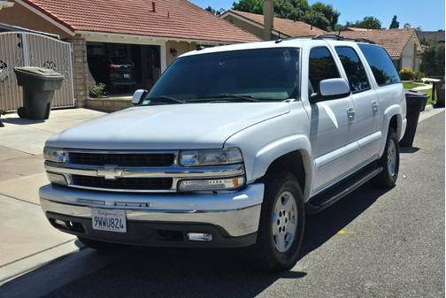 White 2003 Chevrolet Suburban 1500 LT