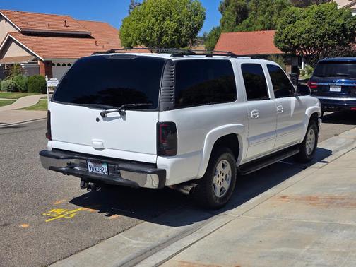 White 2003 Chevrolet Suburban 1500 LT