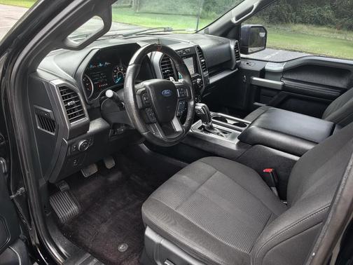 Black 2017 Ford F-150 XLT