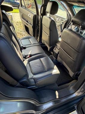 Gray 2013 Ford Explorer XLT