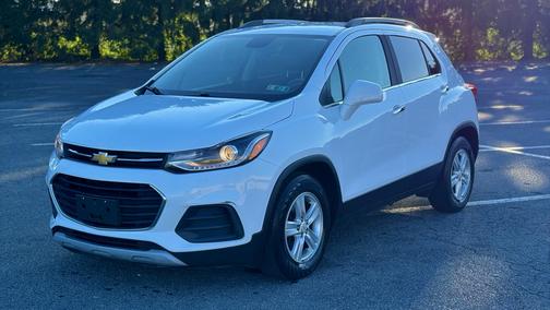 White 2017 Chevrolet Trax LT