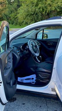 White 2017 Chevrolet Trax LT