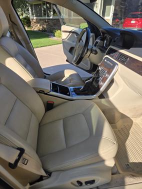 Black 2016 Volvo XC70 T5 Platinum