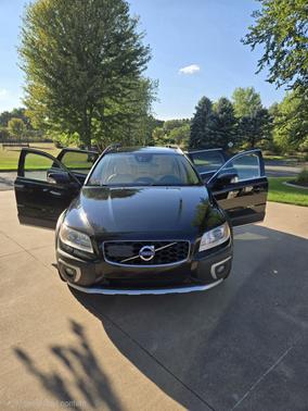 Black 2016 Volvo XC70 T5 Platinum