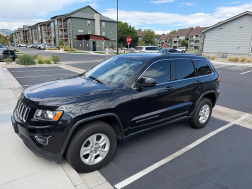 Black 2016 Jeep Grand Cherokee Laredo