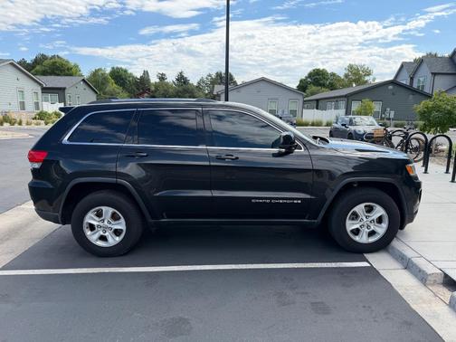 Black 2016 Jeep Grand Cherokee Laredo