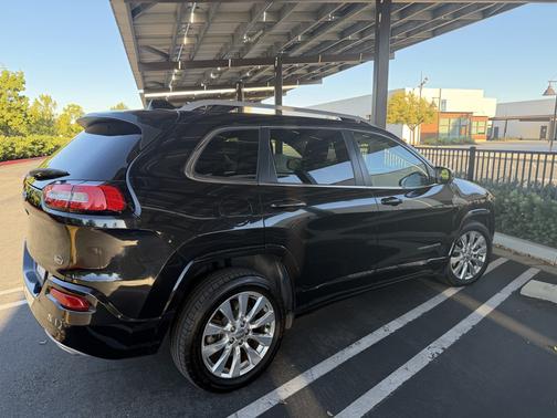 2016 Jeep Cherokee Overland