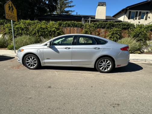 2017 Ford Fusion Energi SE Luxury
