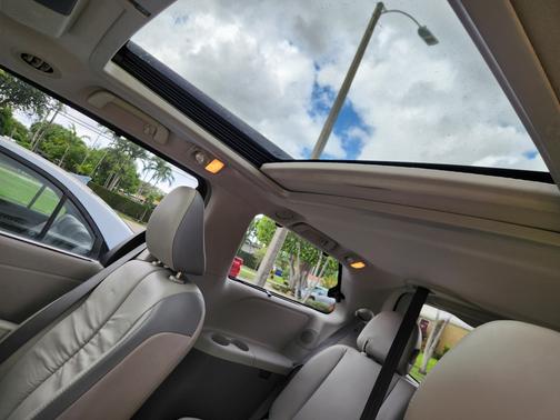 2012 Toyota Sienna Limited