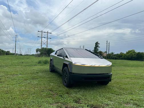 2024 Tesla Cybertruck Cyberbeast