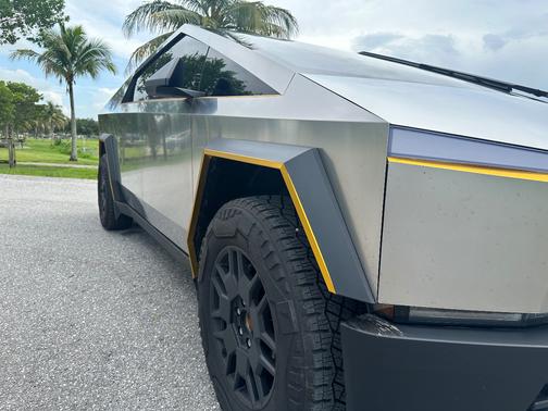 2024 Tesla Cybertruck Cyberbeast